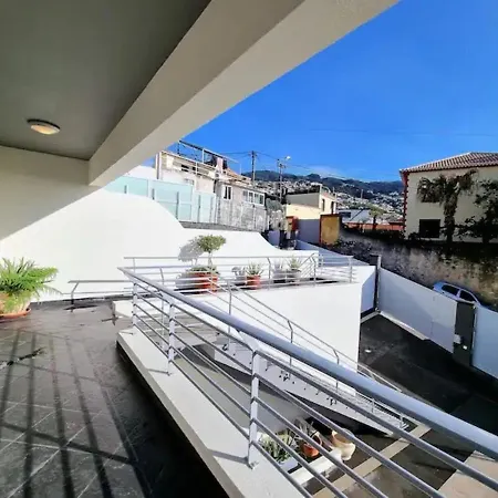 Dos Saltos - Sea View Holiday home Funchal (Madeira)